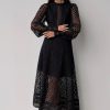 Solid Lace Lantern Sleeve Midi Dress